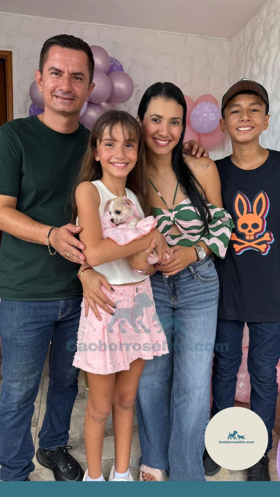 persona feliz con cachorro chihuahua mini Clientes felices cachorroselite